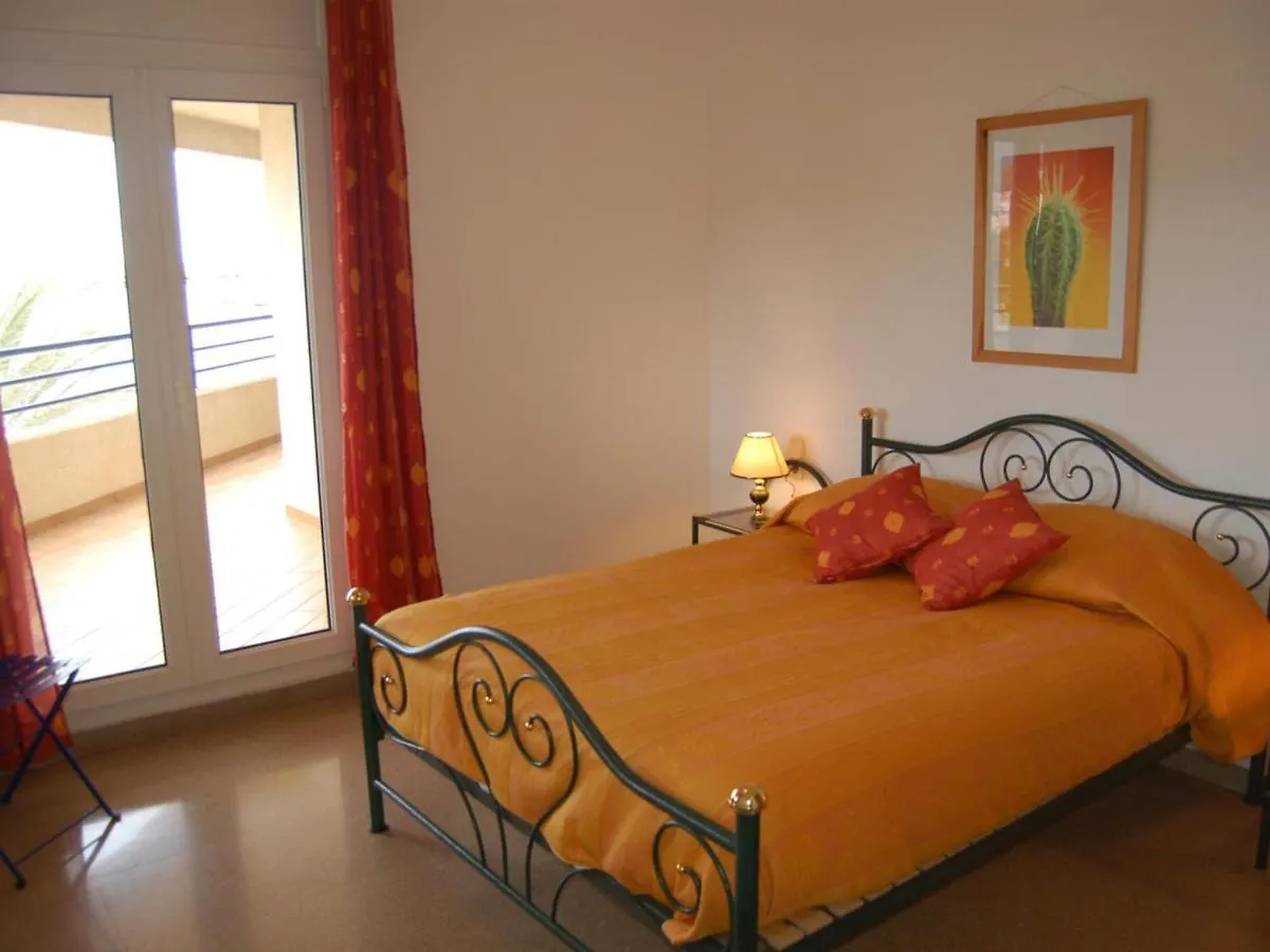 Maritim II Apartamento A 1ª Linea De Mar Delante De La Playa Del Port De Llanca. - Es-228-84