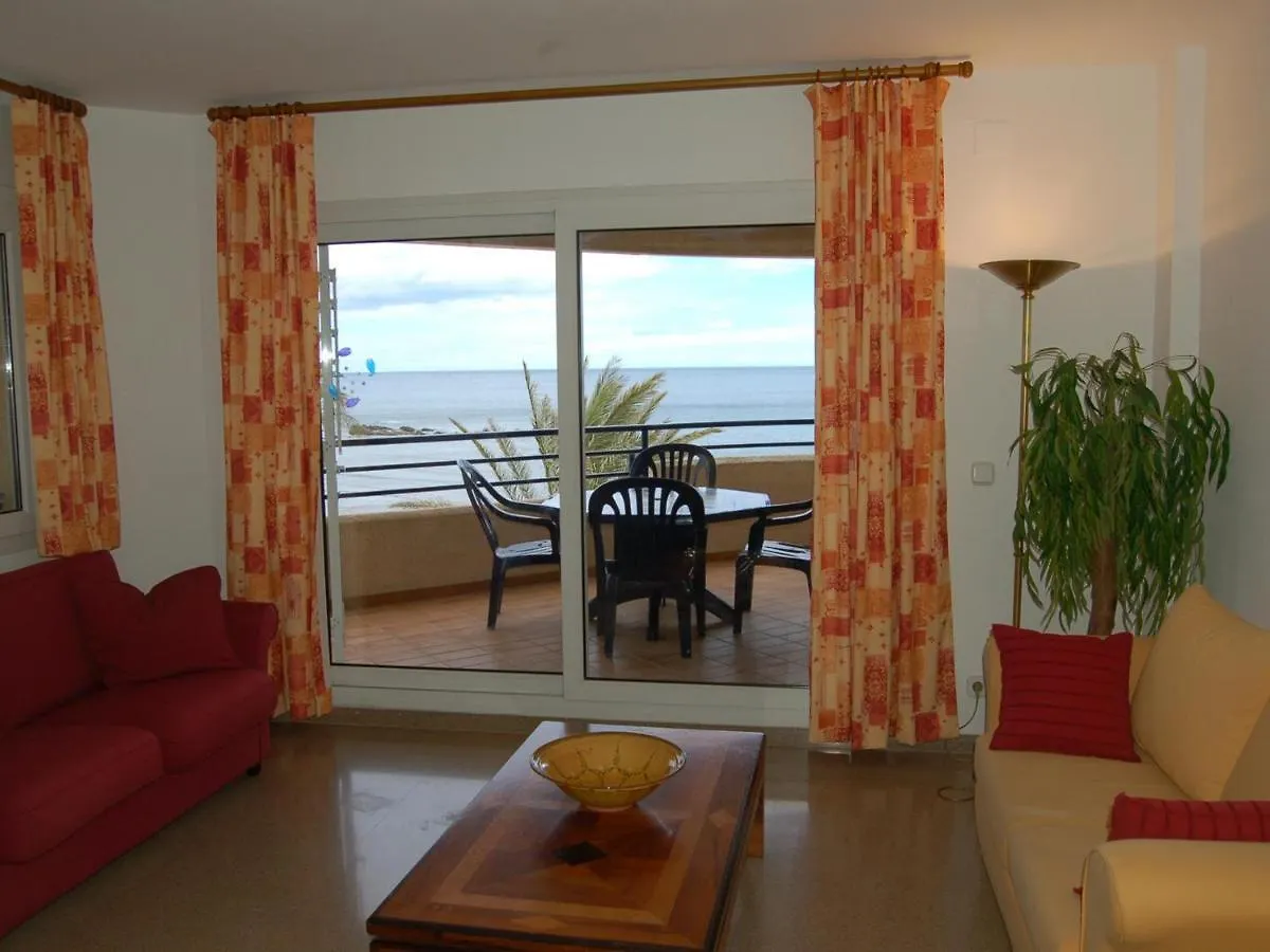 Maritim II Apartamento A 1ª Linea De Mar Delante De La Playa Del Port De Llanca. - Es-228-84 0*, Llanca Spain