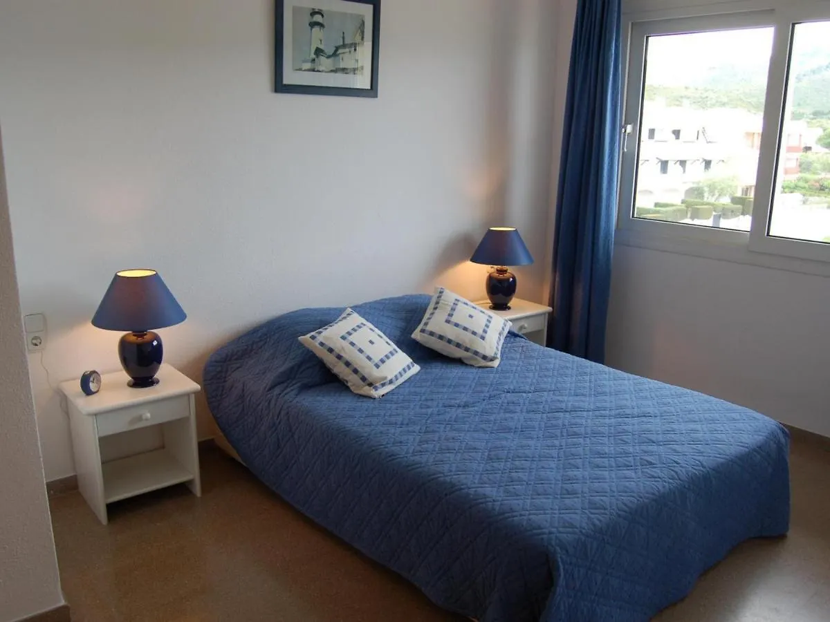 Maritim II Apartamento A 1ª Linea De Mar Delante De La Playa Del Port De Llanca. - Es-228-84 0*,  Spagna