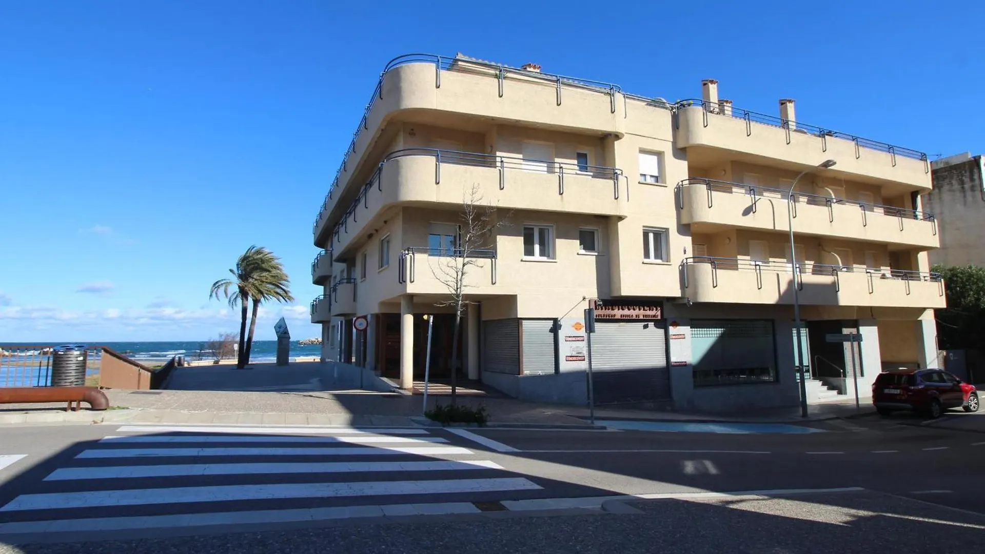 Appartamento Maritim II Apartamento A 1ª Linea De Mar Delante De La Playa Del Port De Llanca. - Es-228-84